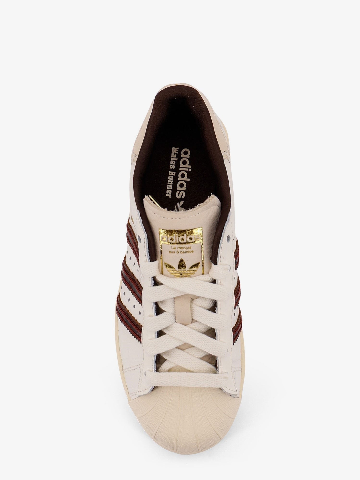 nanito_source_url:https://nokinstyle.com/2406008/wb-superstar-leather-sneakers-withlettering-logo-on-the-side.jpg