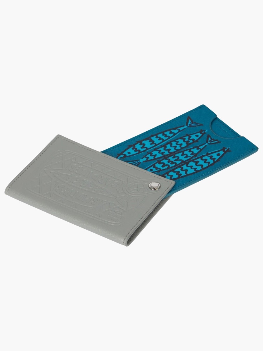 nanito_source_url:https://nokinstyle.com/2335305/card-holder-sardines.jpg