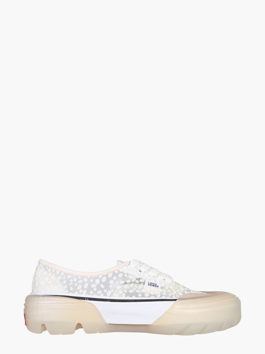 nanito_source_url:https://nokinstyle.com/2346292/old-skool-sneaker.jpg
