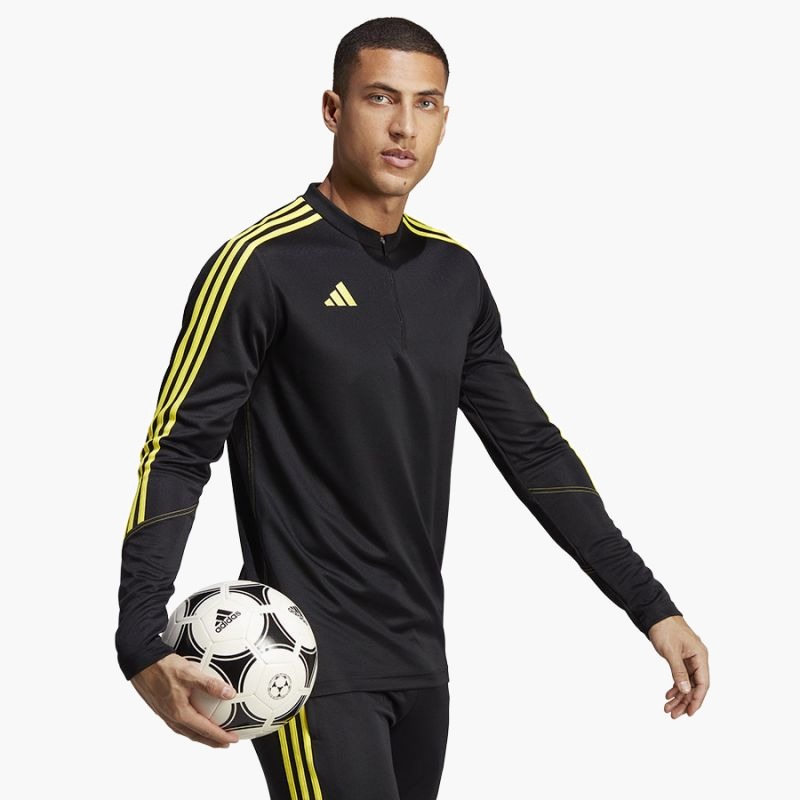 nanito_source_url:https://b2bsportswholesale.net/public/storage/productimages/e0/94/79/cb/1230988/image/xlarge_clean.jpg