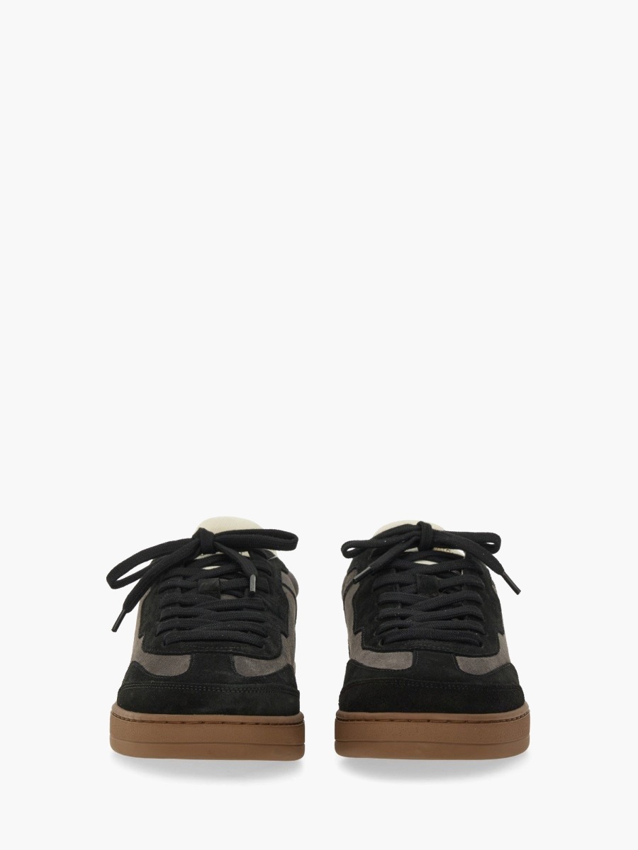 nanito_source_url:https://nokinstyle.com/2367099/says-t-toe-sneaker.jpg