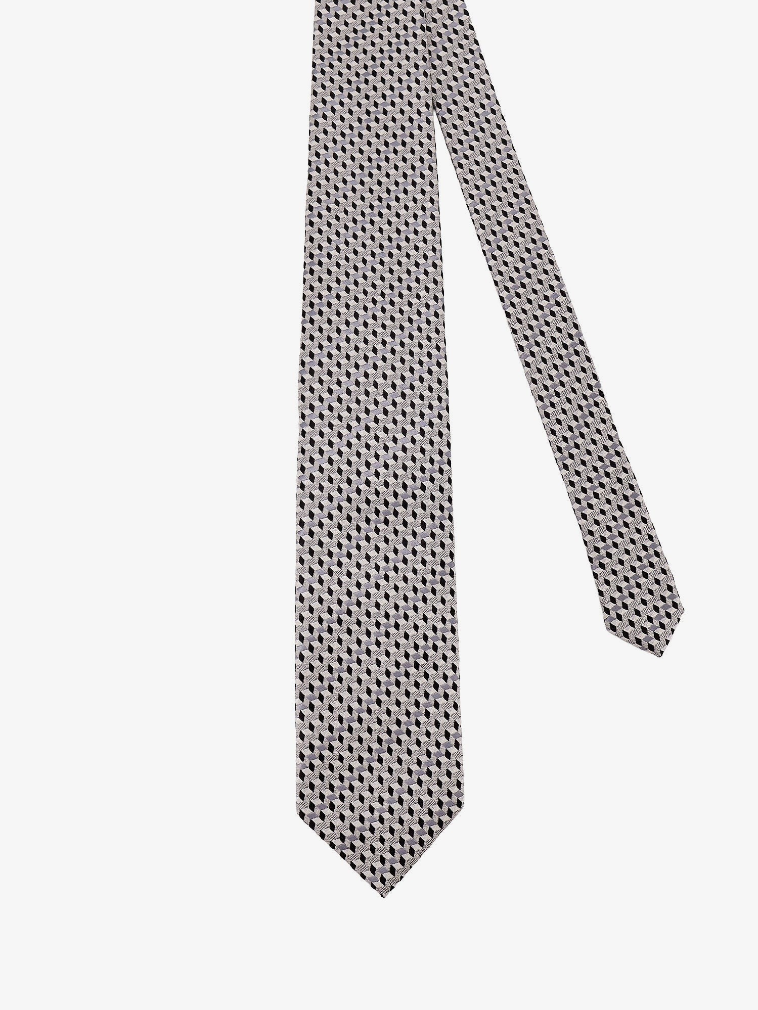 nanito_source_url:https://nokinstyle.com/2402245/silk-tie.jpg
