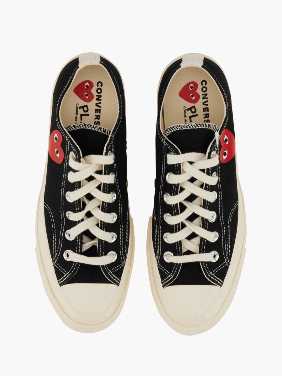 nanito_source_url:https://nokinstyle.com/2386345/chuck-taylor-70-sneaker.jpg
