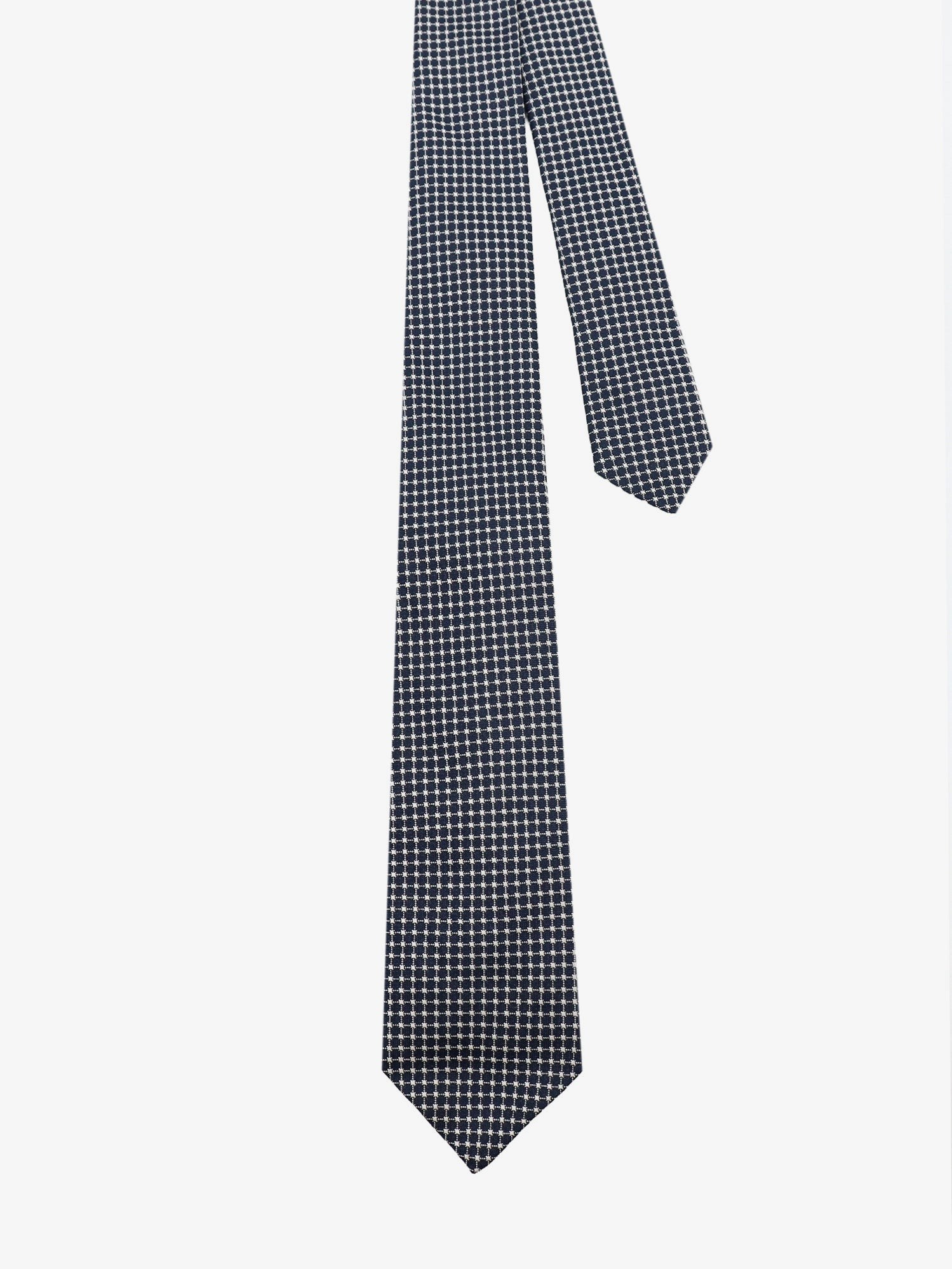 nanito_source_url:https://nokinstyle.com/2424143/silk-tie.jpg