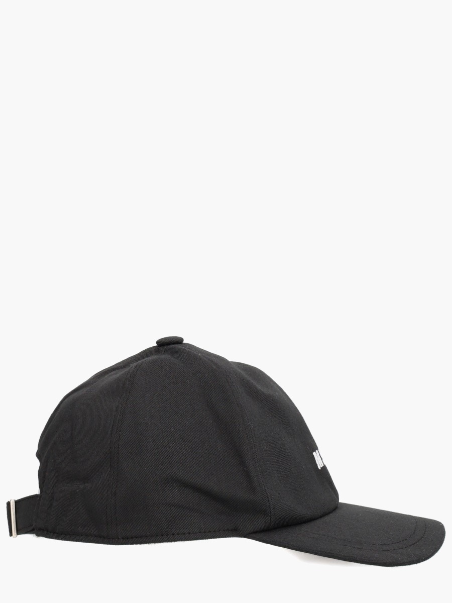 nanito_source_url:https://nokinstyle.com/2369248/baseball-cap.jpg