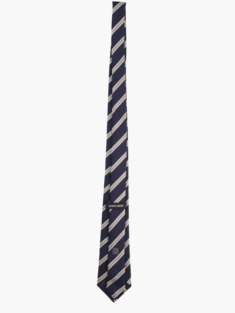 nanito_source_url:https://nokinstyle.com/2326361/silk-tie.jpg