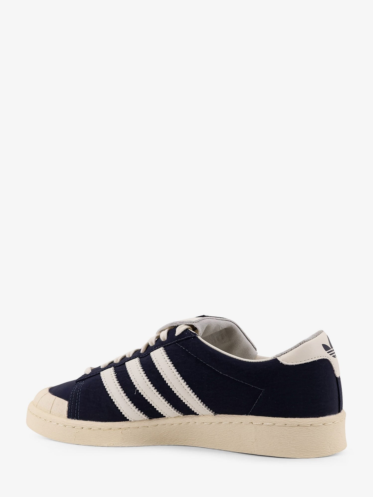 nanito_source_url:https://nokinstyle.com/2404266/chavarria-jabbar-low-nylon-sneakers.jpg