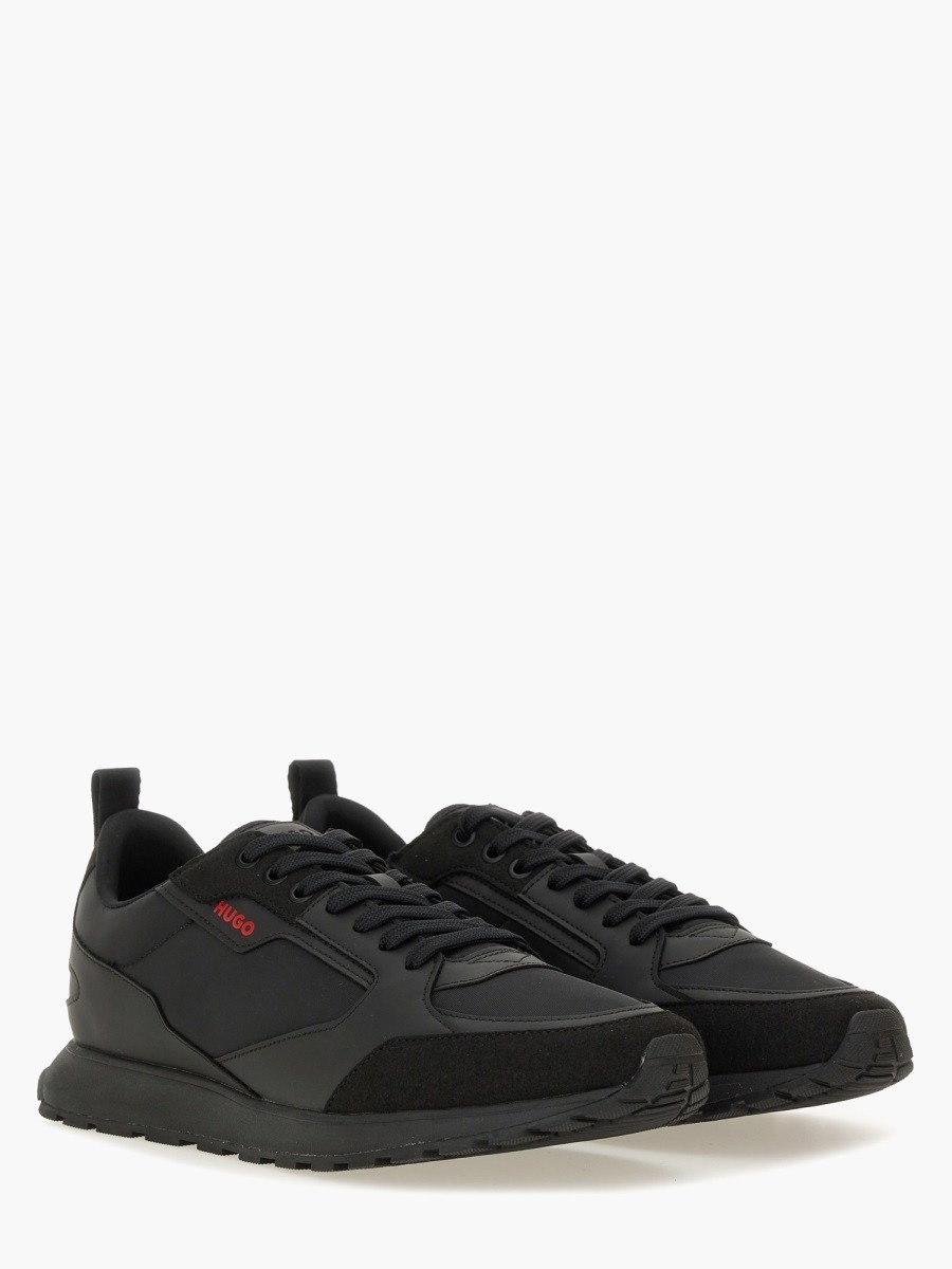 nanito_source_url:https://nokinstyle.com/2364245/sneaker-with-logo.jpg