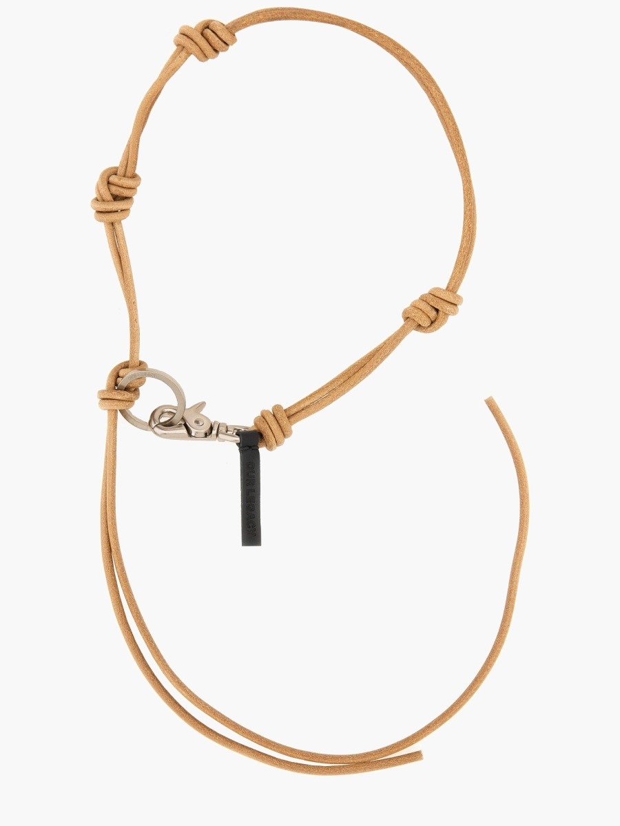 nanito_source_url:https://nokinstyle.com/2381366/leather-keychain.jpg