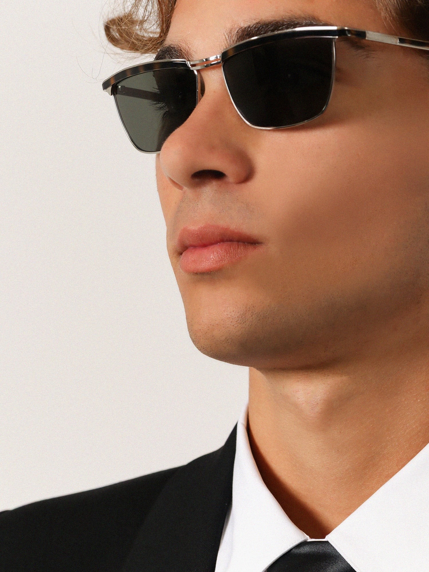 nanito_source_url:https://nokinstyle.com/2408215/metal-sunglasses.jpg