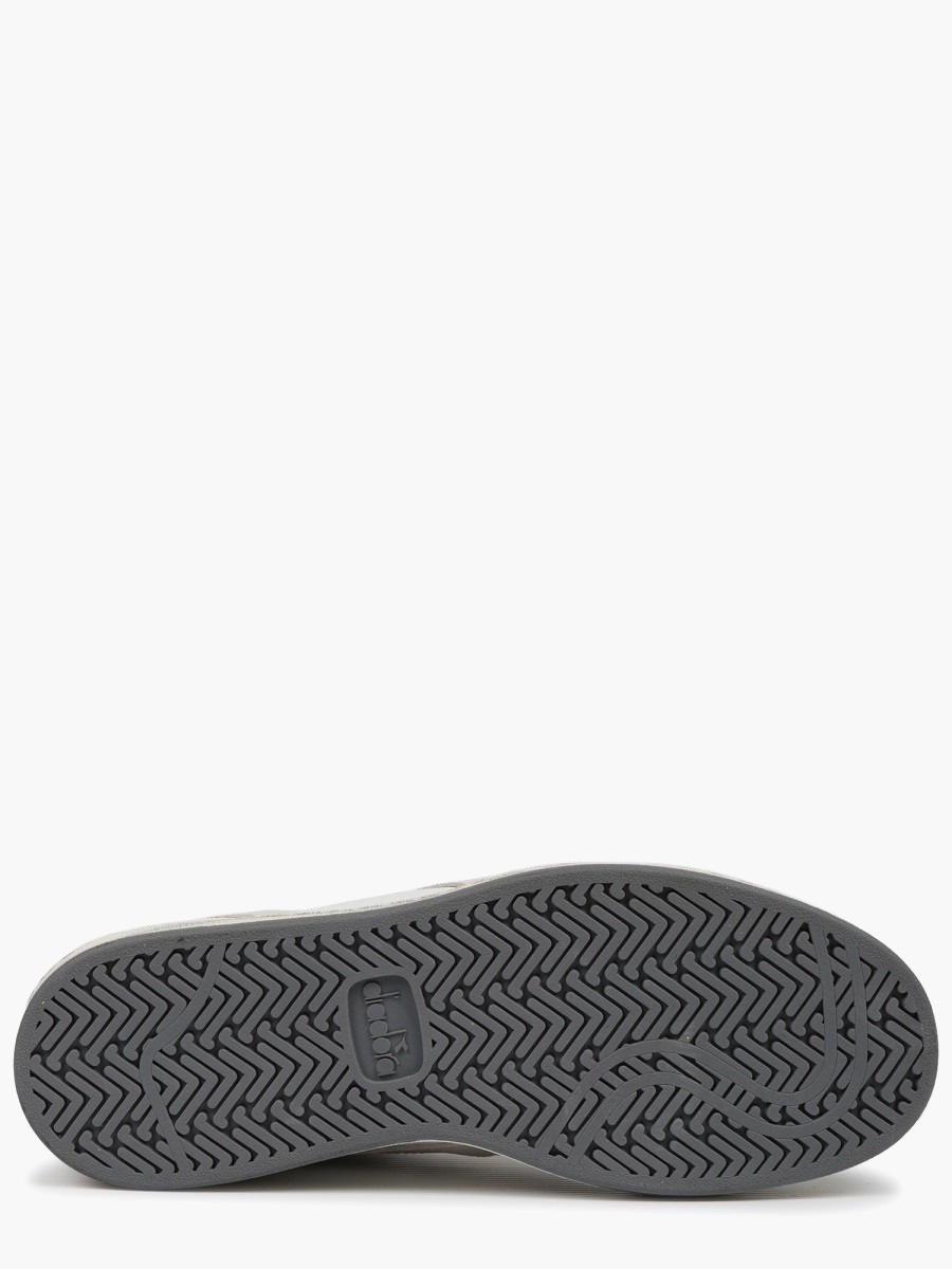 nanito_source_url:https://nokinstyle.com/2418668/sneaker-prestige-used.jpg