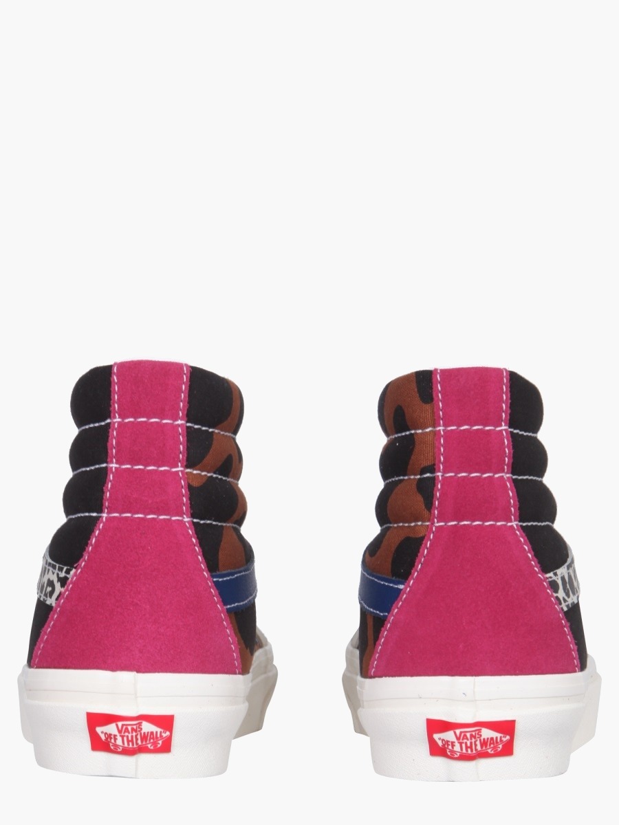 nanito_source_url:https://nokinstyle.com/2344291/sk8-hi-38-sneakers.jpg