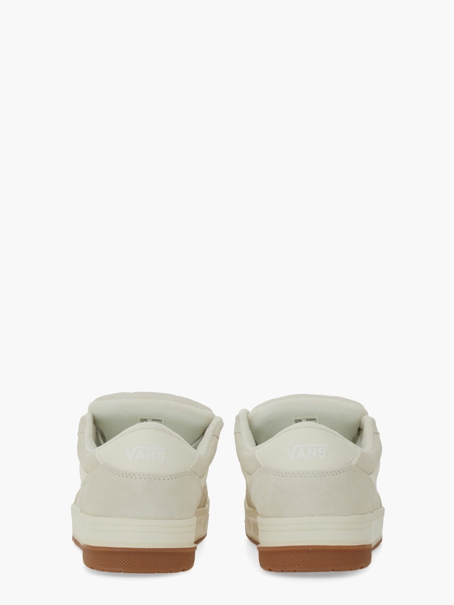 nanito_source_url:https://nokinstyle.com/2387634/sneaker-hylane.jpg