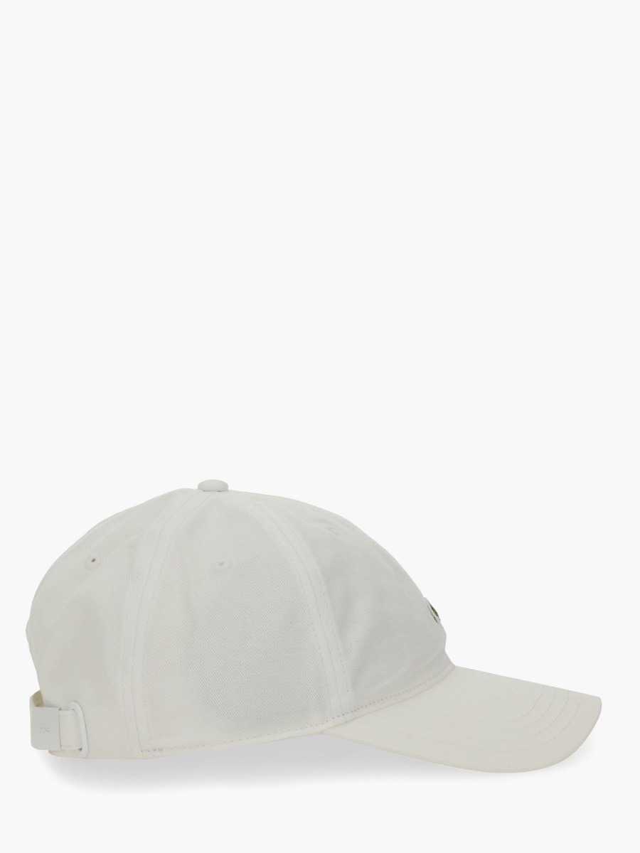 nanito_source_url:https://nokinstyle.com/2324355/baseball-hat-with-logo.jpg