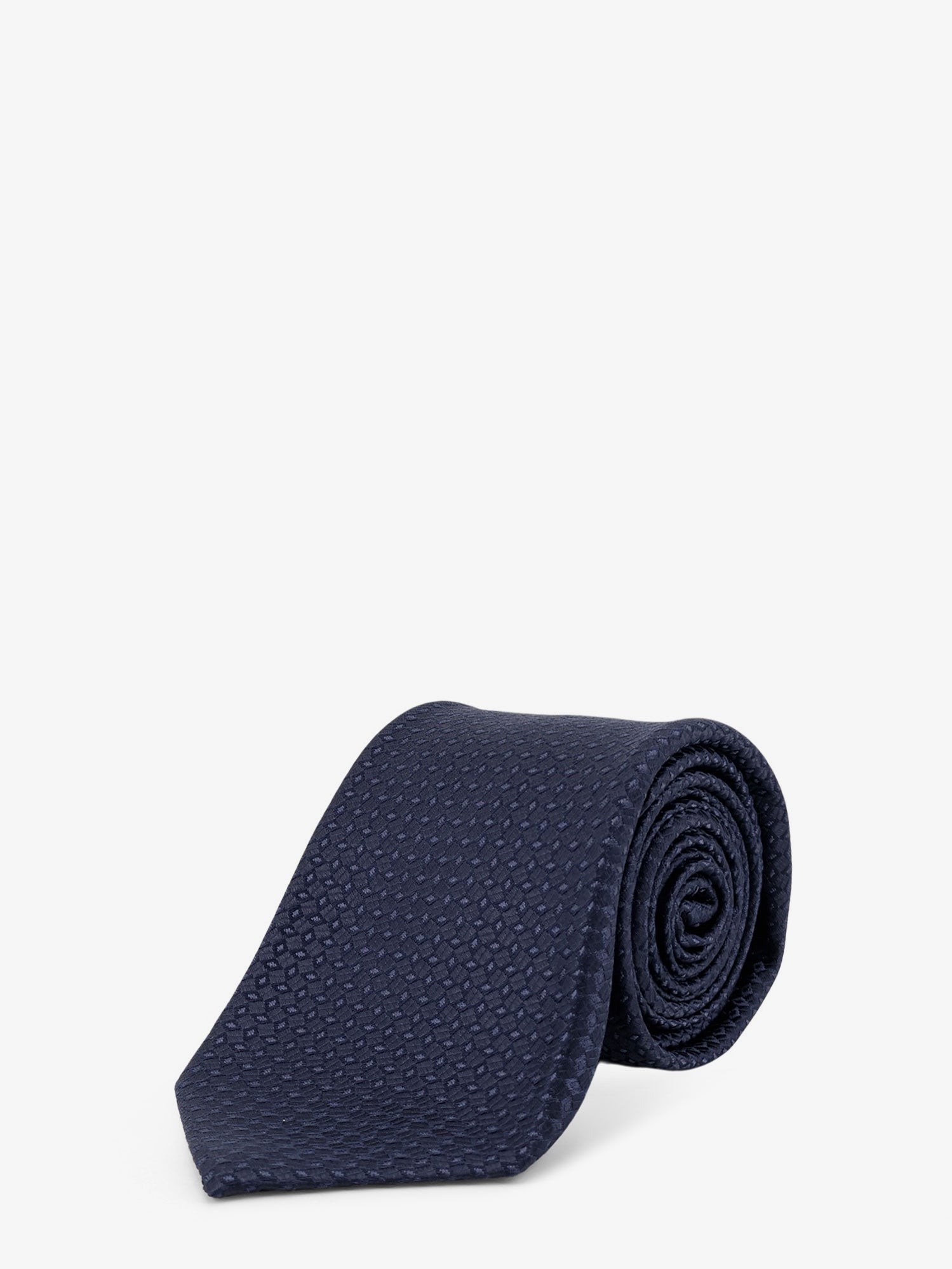 nanito_source_url:https://nokinstyle.com/2390509/silk-tie.jpg