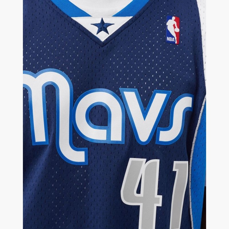 nanito_source_url:https://b2bsportswholesale.net/public/storage/productimages/13/23/c6/a4/1032557/image/xlarge_clean.jpg