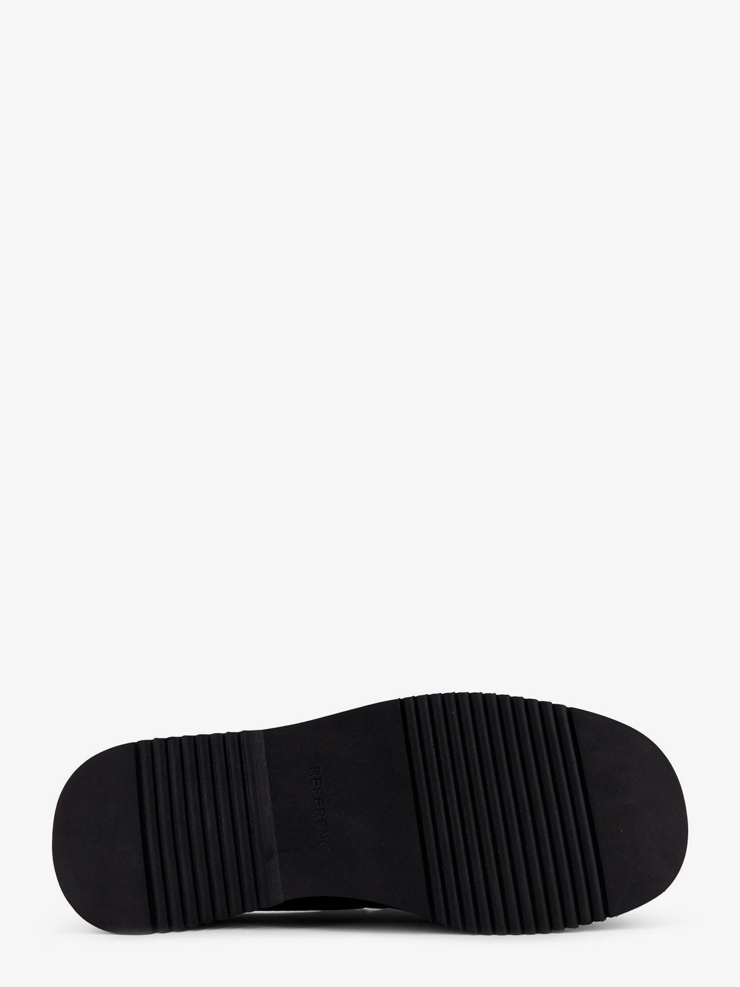 nanito_source_url:https://nokinstyle.com/2397310/the-canoa-resort-suede-sabot.jpg