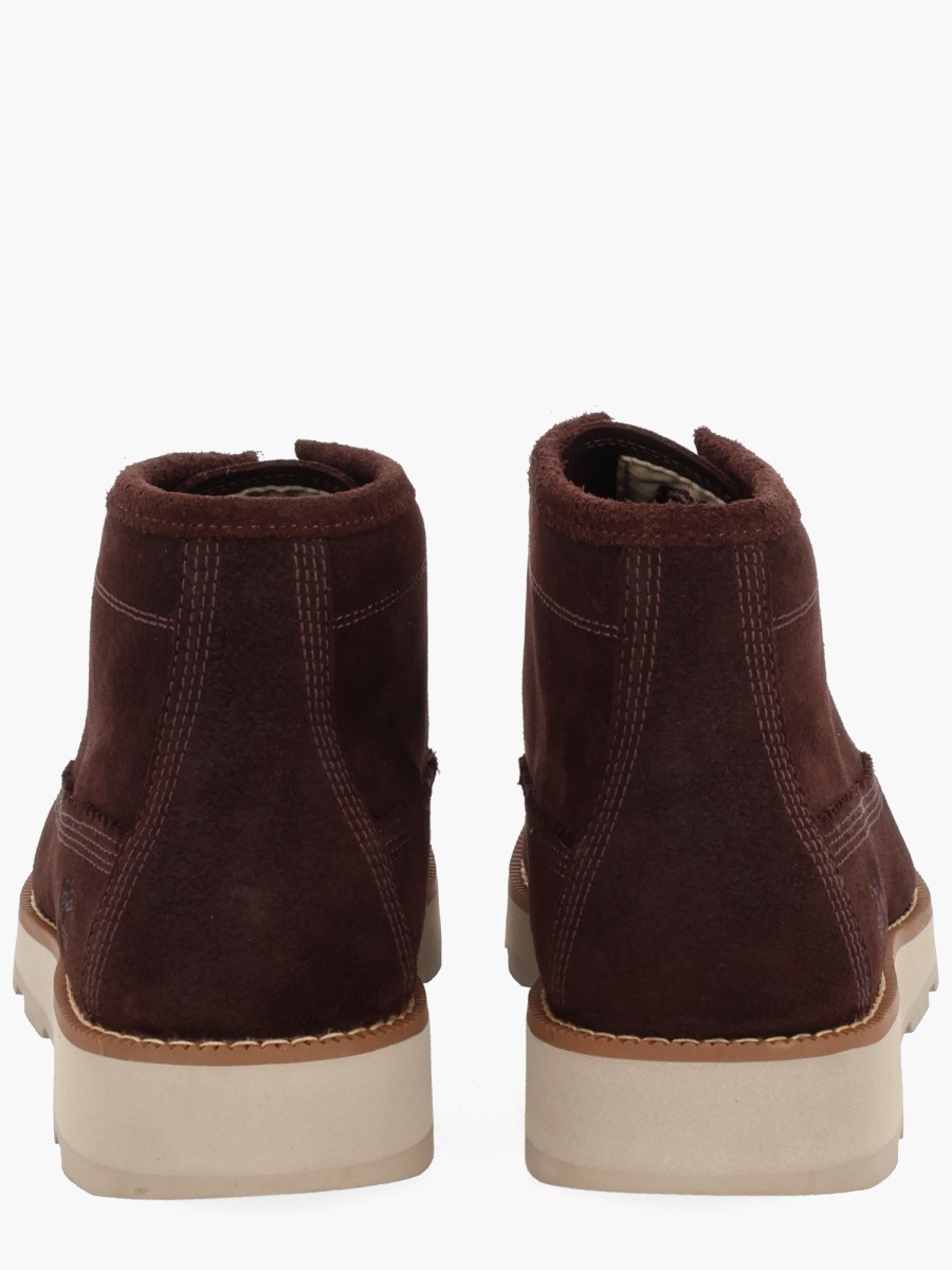 nanito_source_url:https://nokinstyle.com/2378572/waterproof-chukka-boot.jpg