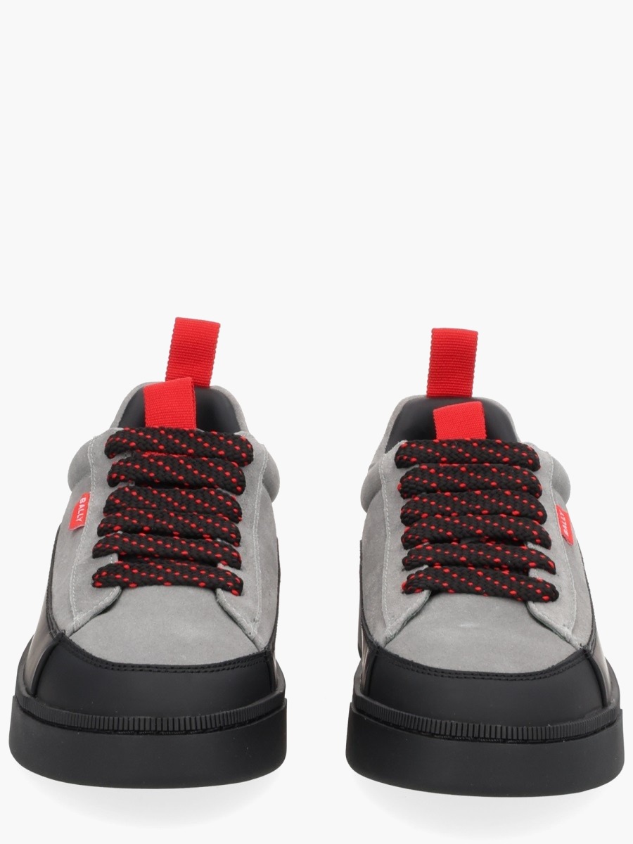 nanito_source_url:https://nokinstyle.com/2365775/sneaker-rossy.jpg