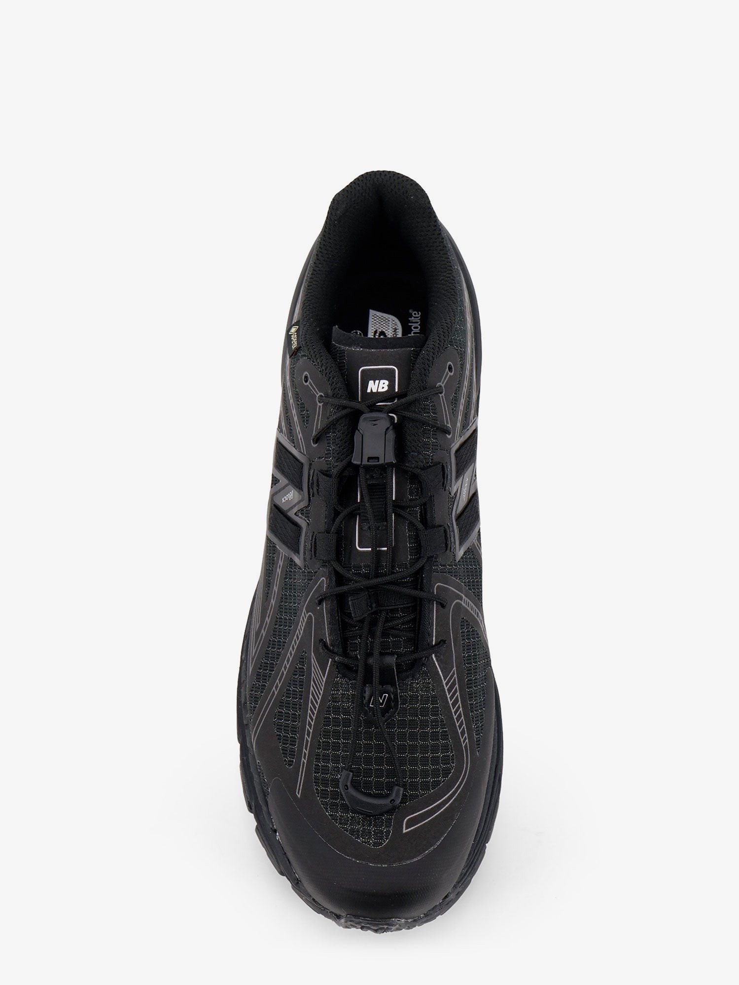 nanito_source_url:https://nokinstyle.com/2391283/u190631-gore-tex-sneakers-with-side-logo.jpg