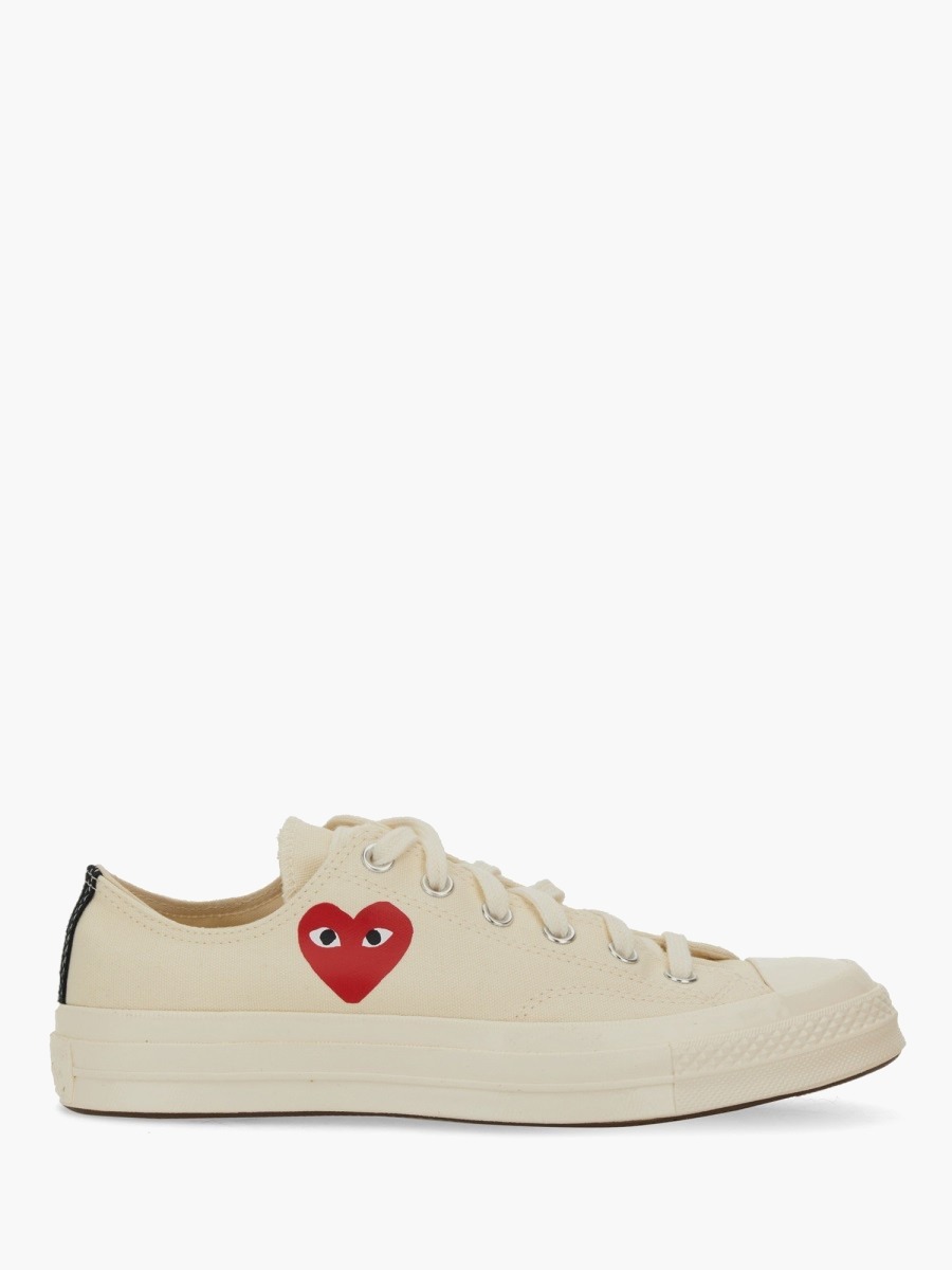 nanito_source_url:https://nokinstyle.com/2385550/chuck-taylor-70-sneaker.jpg