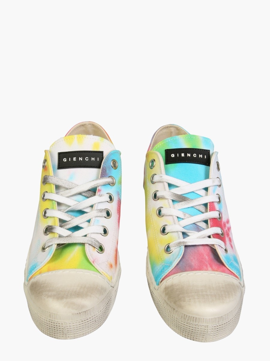 nanito_source_url:https://nokinstyle.com/2351011/jean-michel-low-sneakers.jpg