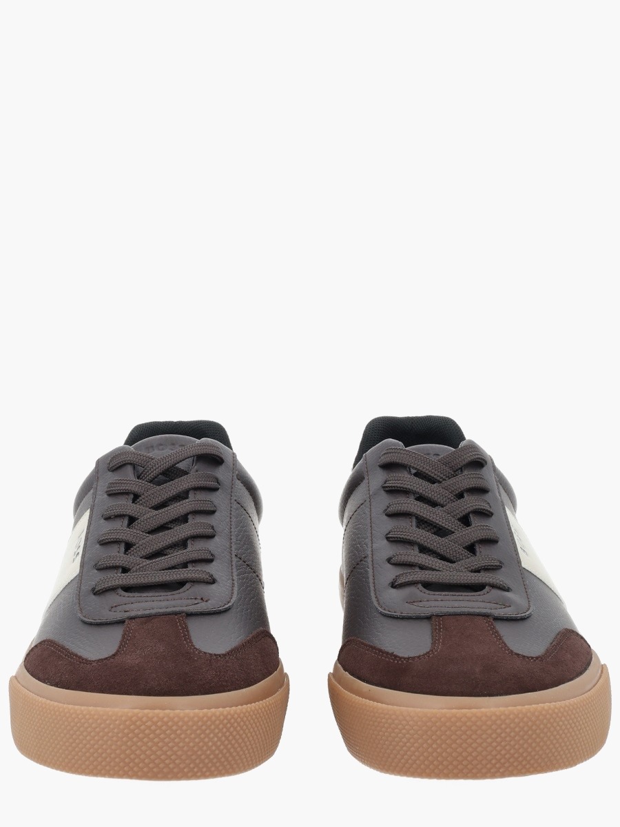 nanito_source_url:https://nokinstyle.com/2342300/sneaker-with-logo.jpg