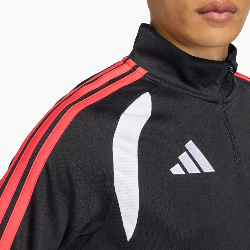 nanito_source_url:https://b2bsportswholesale.net/public/storage/productimages/54/d0/32/d8/1887595/image/xlarge_clean.jpg