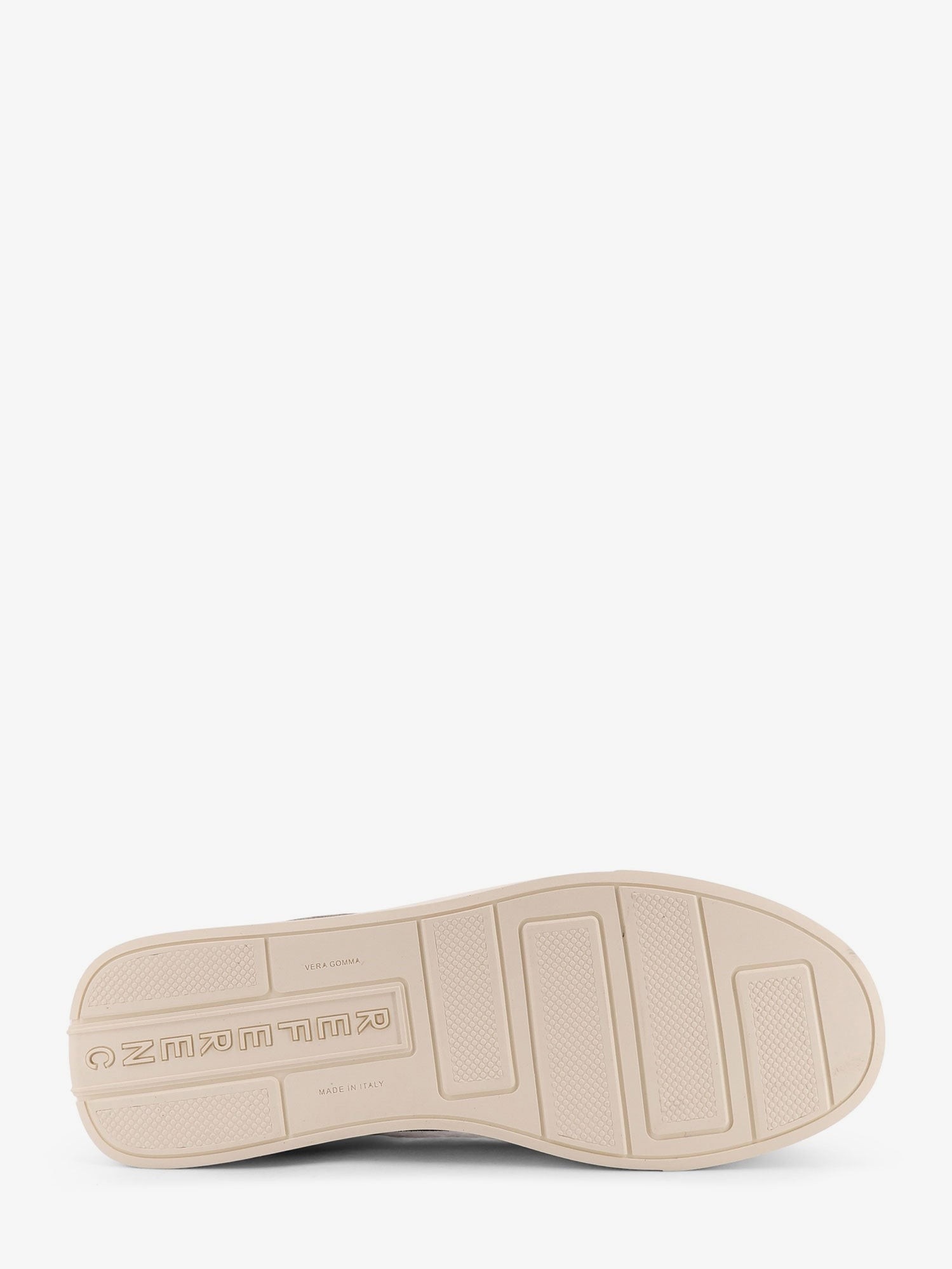 nanito_source_url:https://nokinstyle.com/2397268/the-cassetta-suede-sneakers.jpg