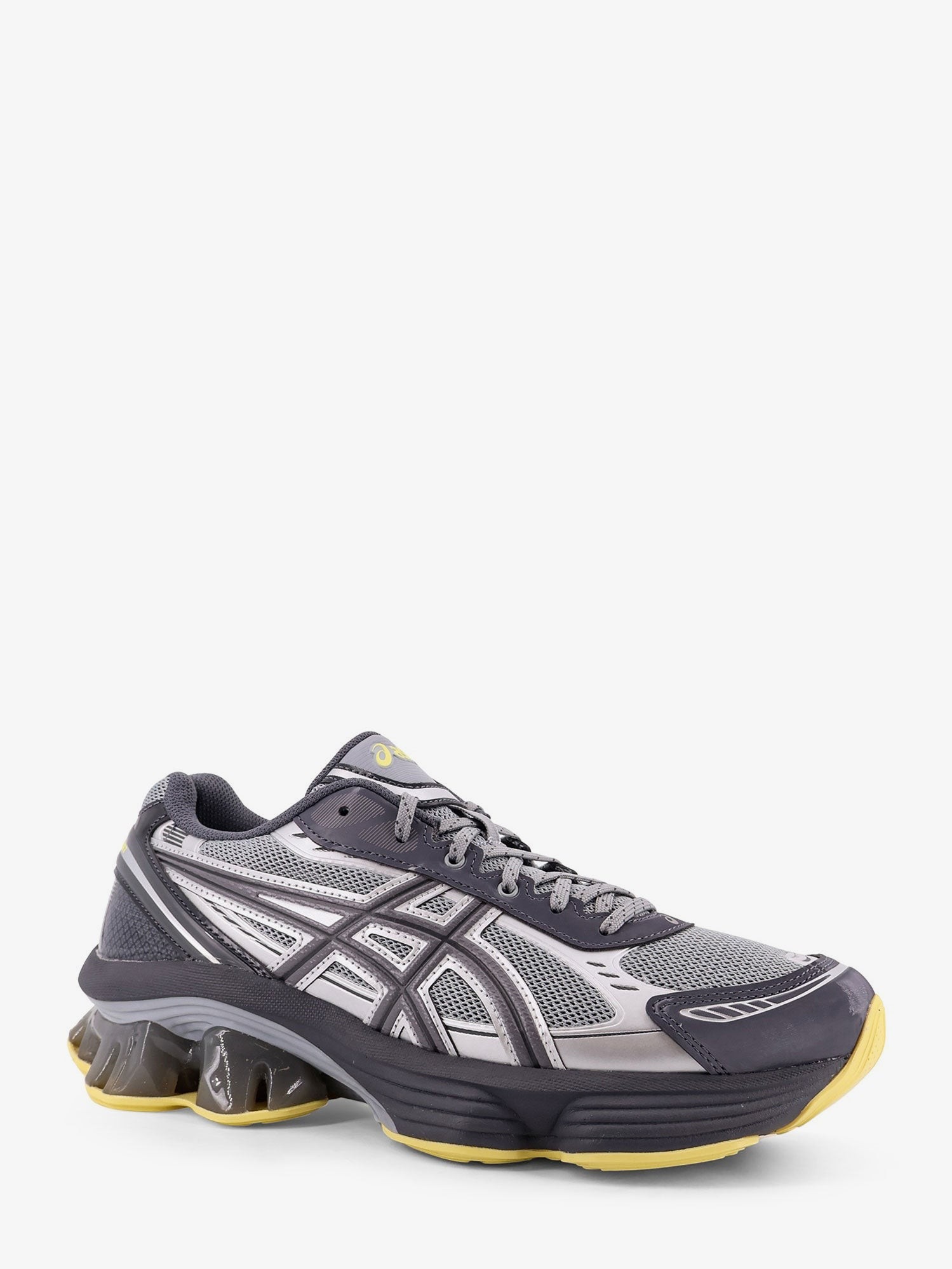 nanito_source_url:https://nokinstyle.com/2396329/gel-kinetic-mesh-sneakers-with-contrasting-inserts.jpg