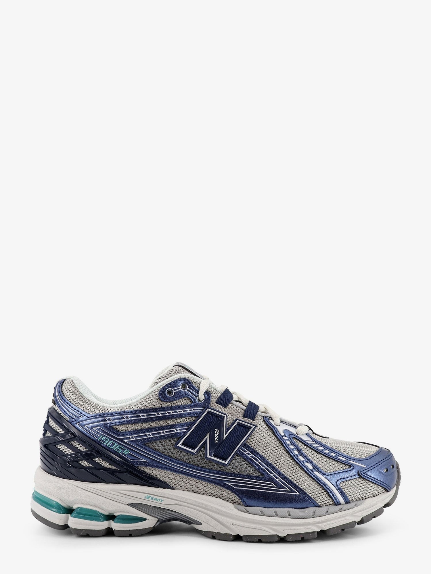nanito_source_url:https://nokinstyle.com/2391256/u190688-mesh-sneakers-with-side-logo.jpg