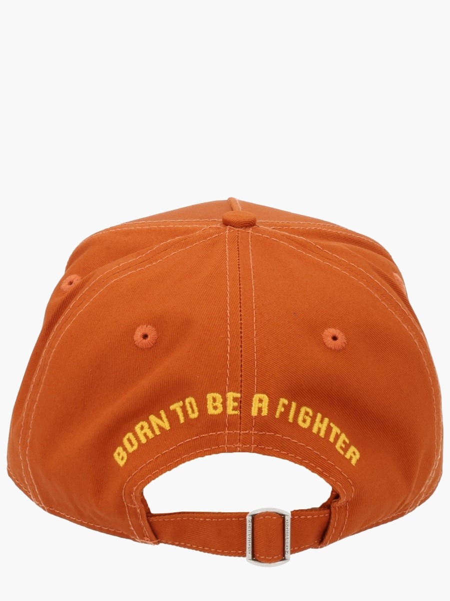 nanito_source_url:https://nokinstyle.com/2339177/baseball-hat-with-logo-patch.jpg