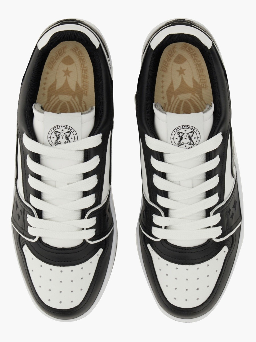 nanito_source_url:https://nokinstyle.com/2359087/ej-rocket-sneaker.jpg