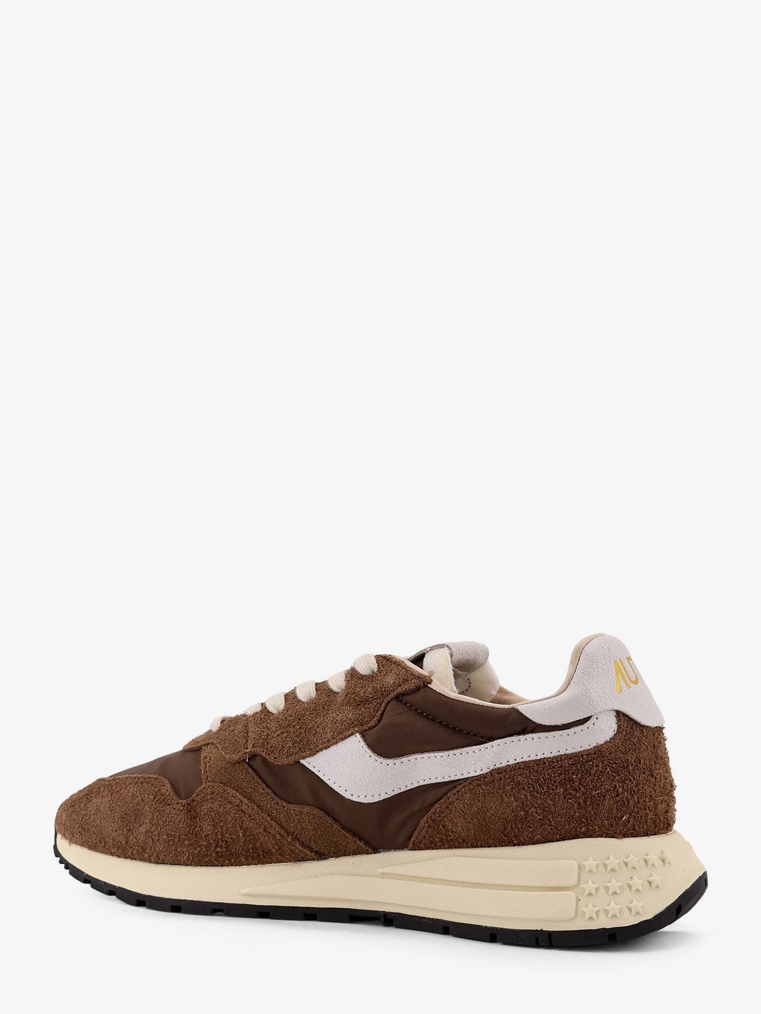 nanito_source_url:https://nokinstyle.com/2404270/reelwind-low-suede-sneakers.jpg