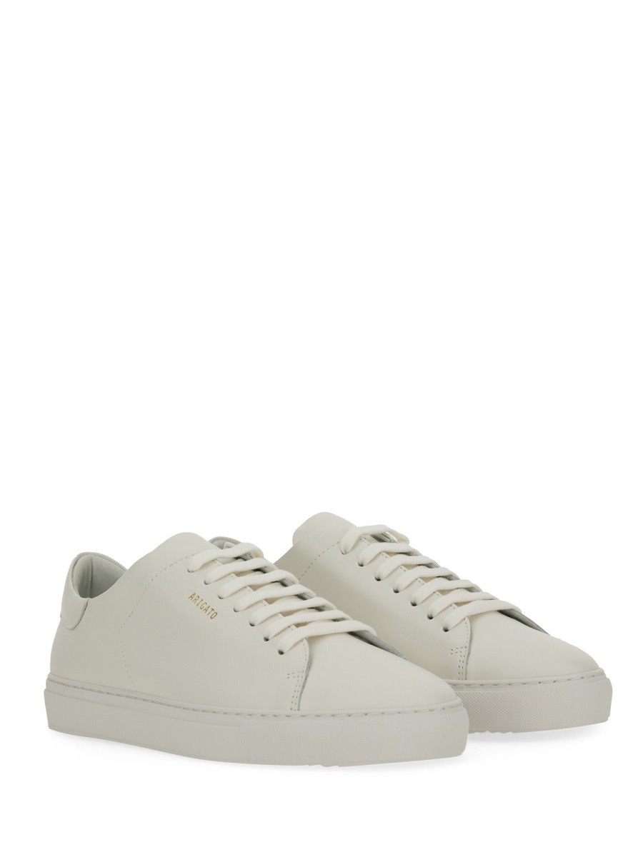 nanito_source_url:https://nokinstyle.com/2434103/sneaker-clean-90.jpg