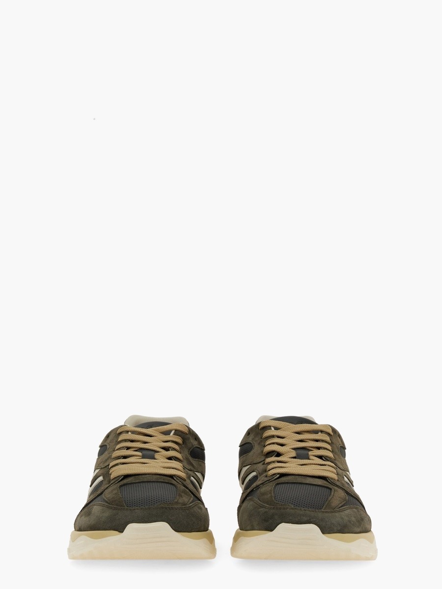 nanito_source_url:https://nokinstyle.com/2349768/sneaker-with-logo.jpg
