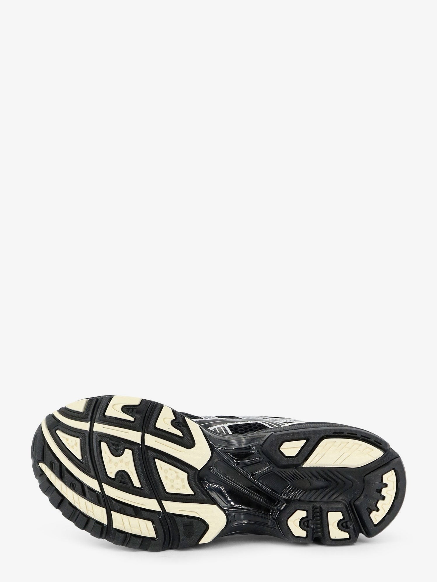 nanito_source_url:https://nokinstyle.com/2439299/gel-kayano-14-mesh-sneakers-with-contrasting-inserts.jpg