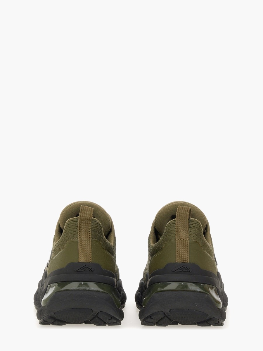 nanito_source_url:https://nokinstyle.com/2368715/faster-sneaker.jpg