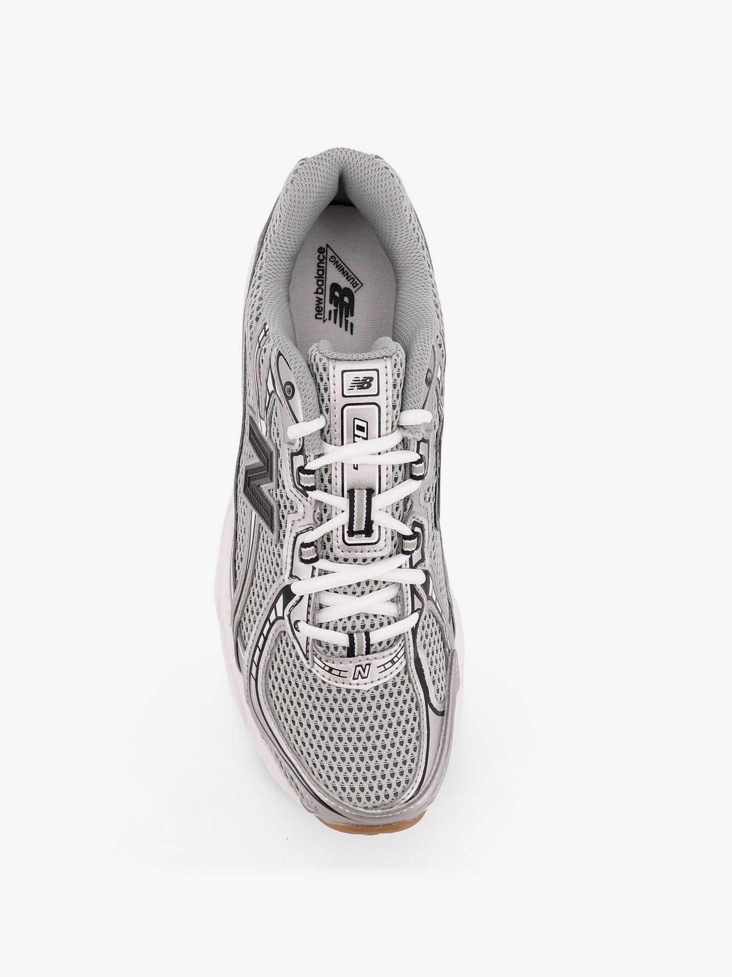 nanito_source_url:https://nokinstyle.com/2397766/740-low-top-mesh-sneakers.jpg