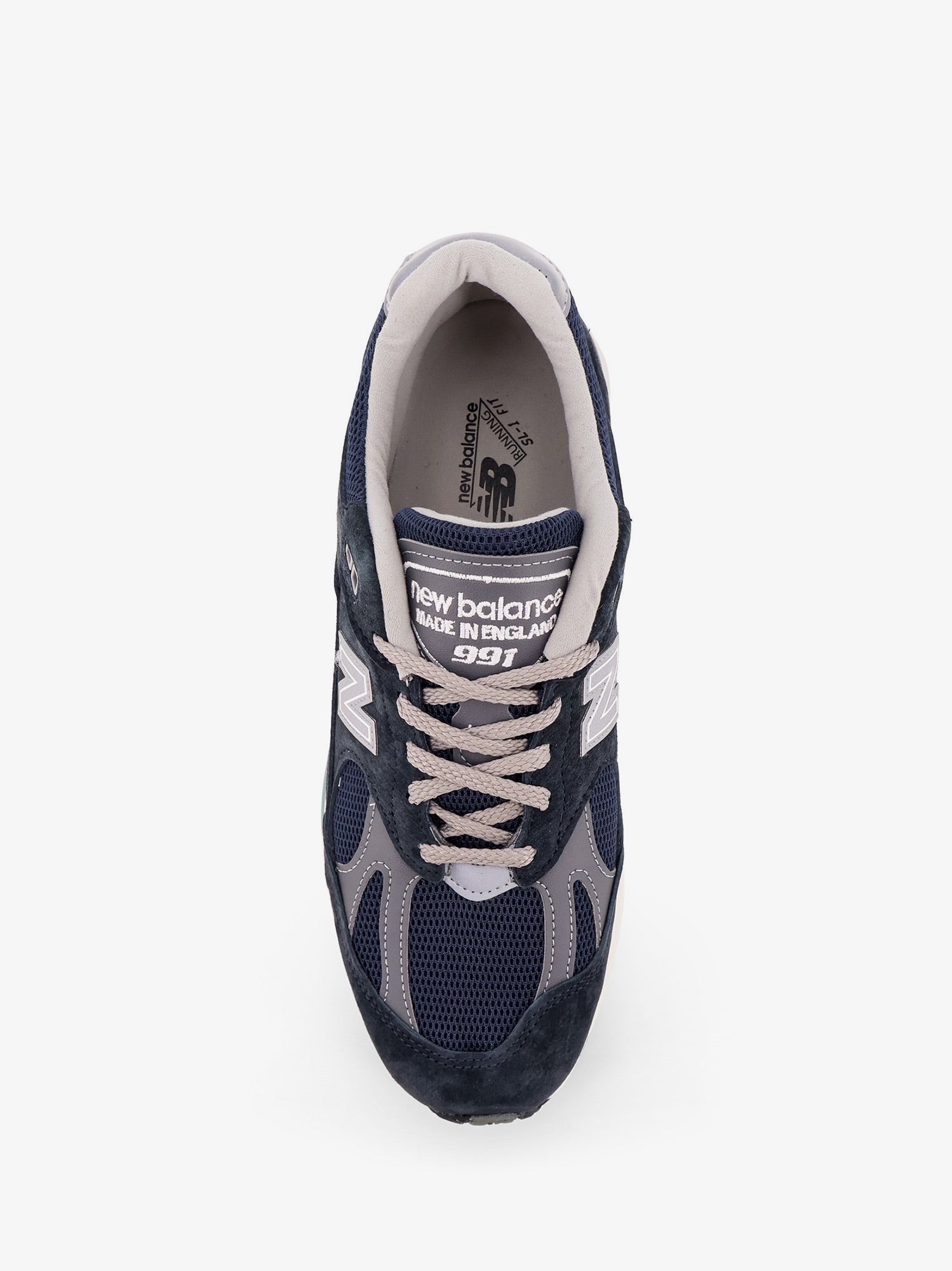 nanito_source_url:https://nokinstyle.com/2409571/991-suede-low-top-sneakers.jpg