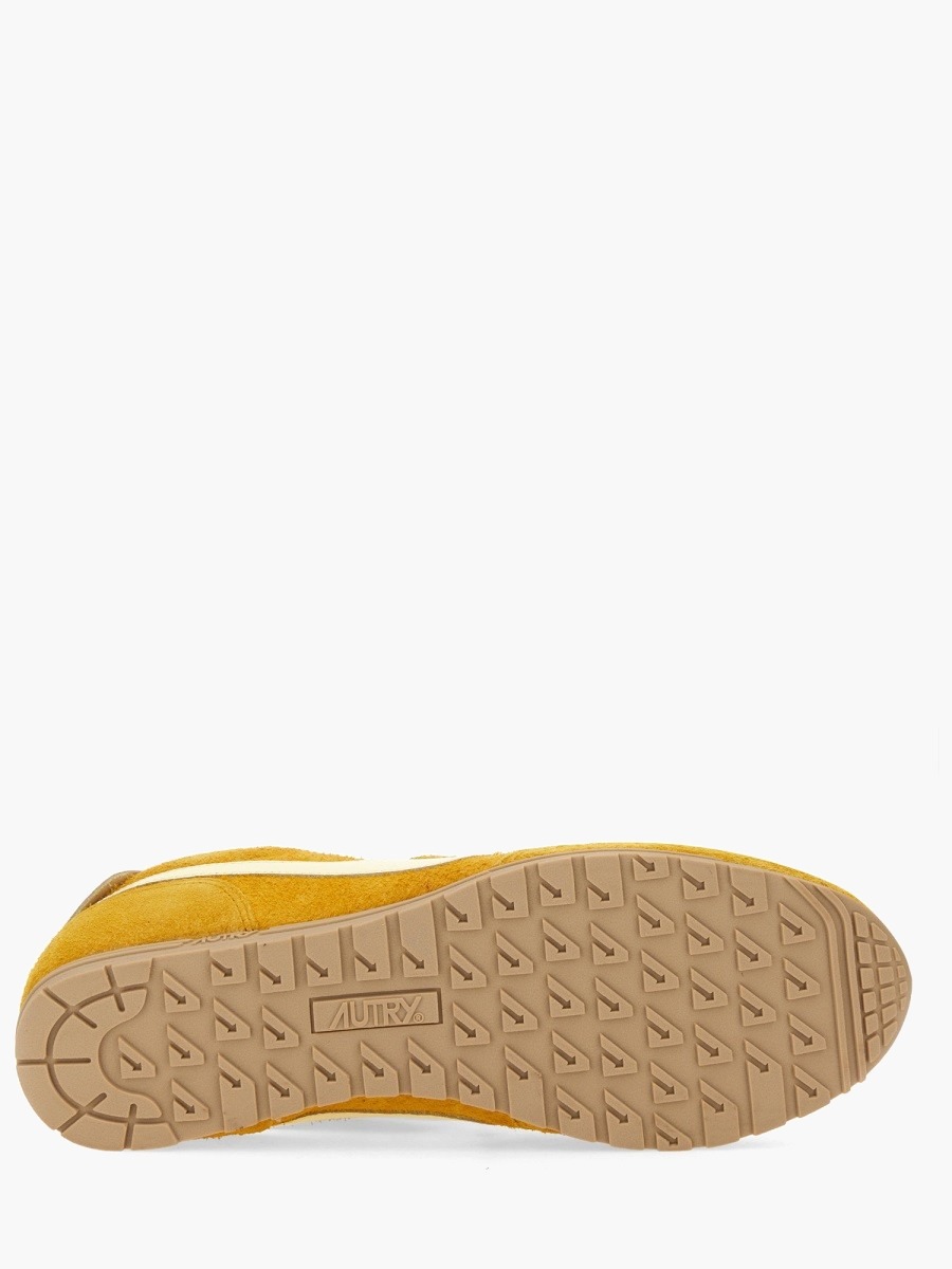 nanito_source_url:https://nokinstyle.com/2387771/windspin-sneaker.jpg