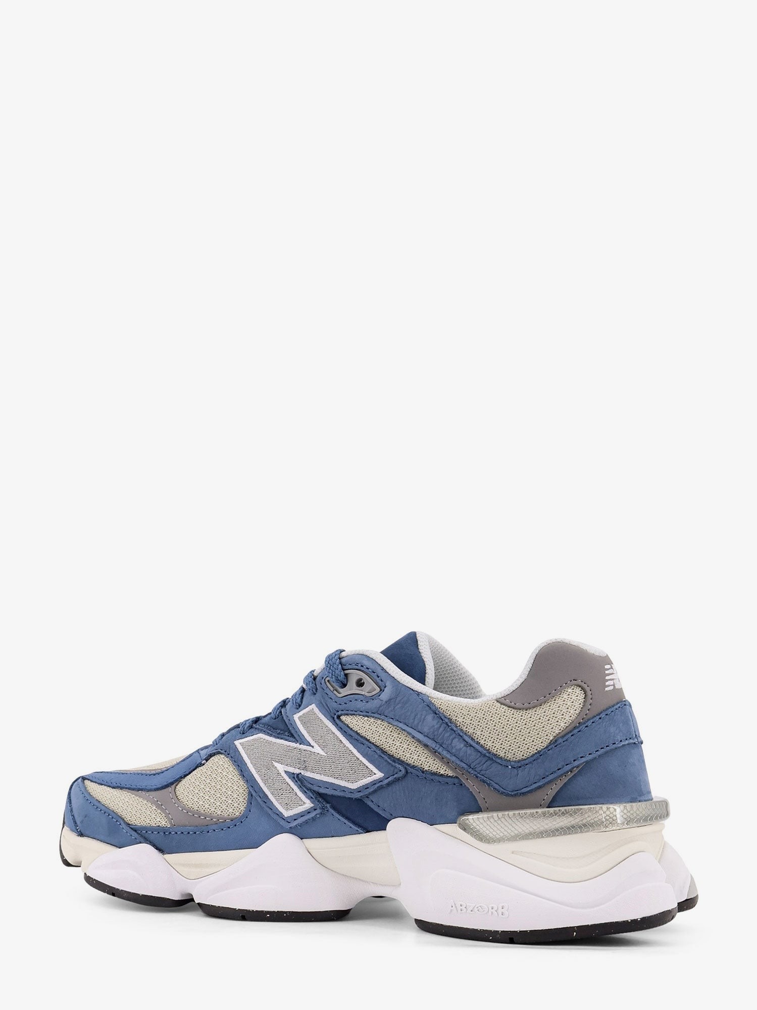 nanito_source_url:https://nokinstyle.com/2437857/9060-mesh-low-top-sneakers-with-suede-inserts.jpg