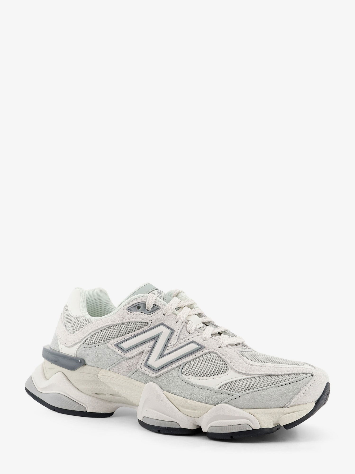 nanito_source_url:https://nokinstyle.com/2426843/u90602-mesh-and-suede-sneakers-with-embroidered-logo.jpg