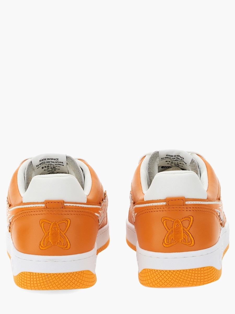 nanito_source_url:https://nokinstyle.com/2358799/ej-rocket-sneaker.jpg