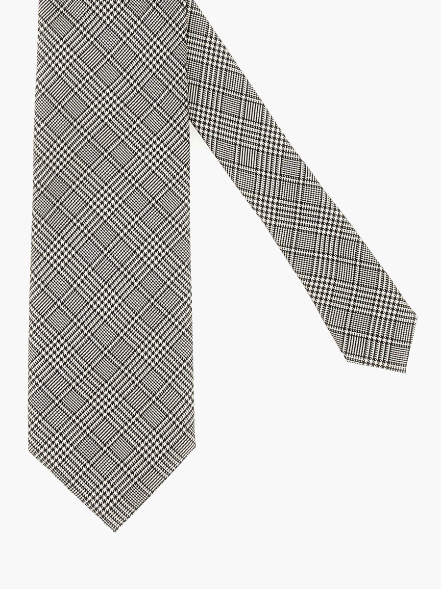 nanito_source_url:https://nokinstyle.com/2368154/silk-tie.jpg