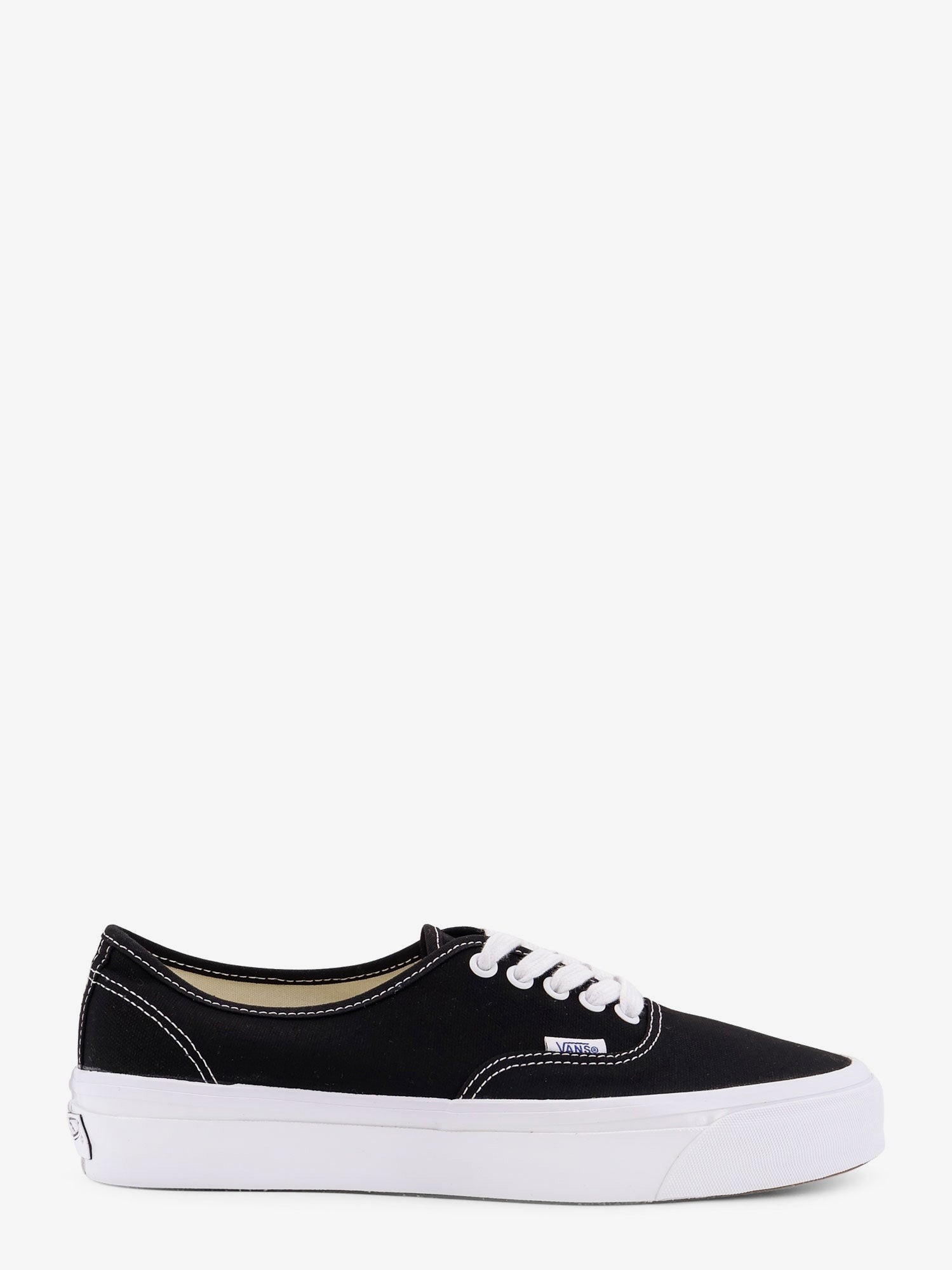 nanito_source_url:https://nokinstyle.com/2396071/lx-authentic-reissue-44-canvas-sneakers.jpg