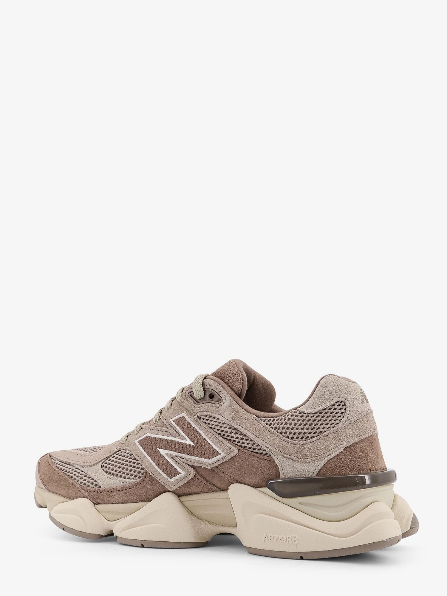 nanito_source_url:https://nokinstyle.com/2409337/9060-mesh-and-suede-low-top-sneakers.jpg