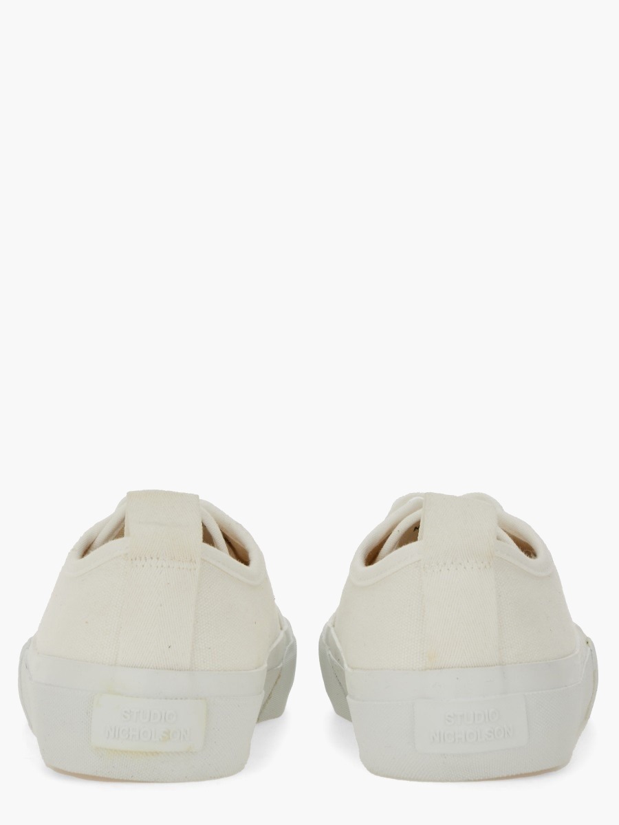 nanito_source_url:https://nokinstyle.com/2384060/sneaker-byrd.jpg