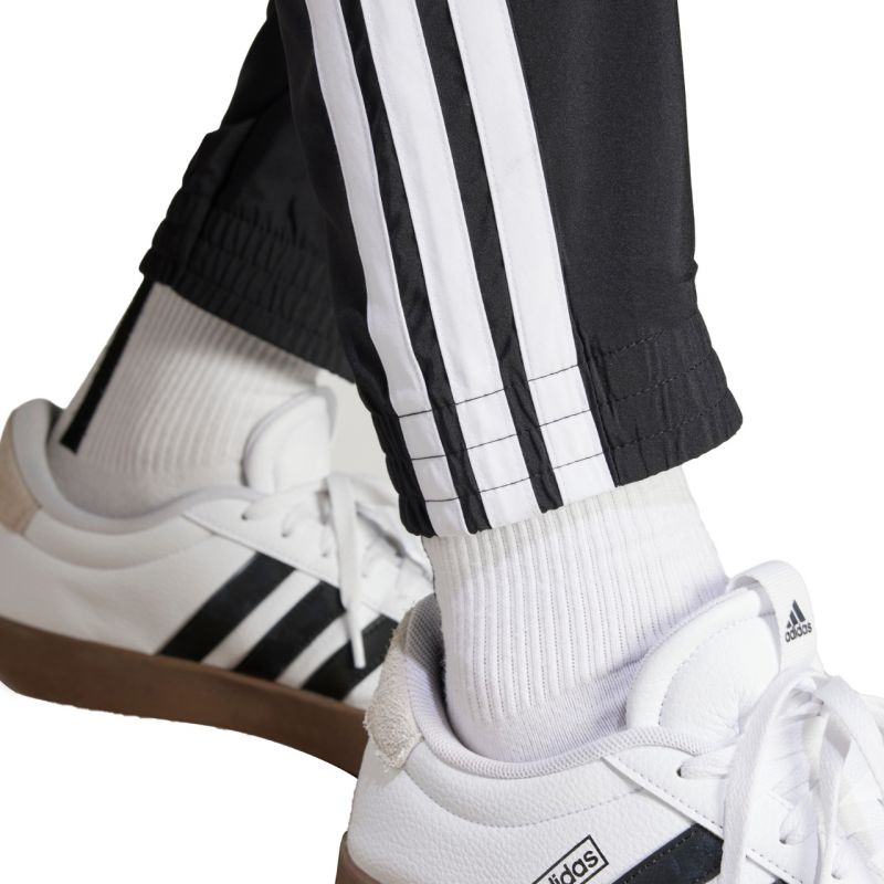 nanito_source_url:https://b2bsportswholesale.net/public/storage/productimages/6a/db/d5/06/1440254/image/xlarge_clean.jpg