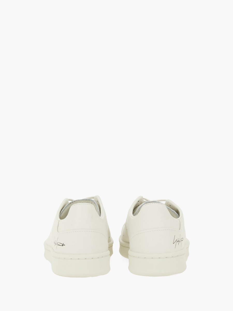 nanito_source_url:https://nokinstyle.com/2370200/stan-smith-sneaker.jpg